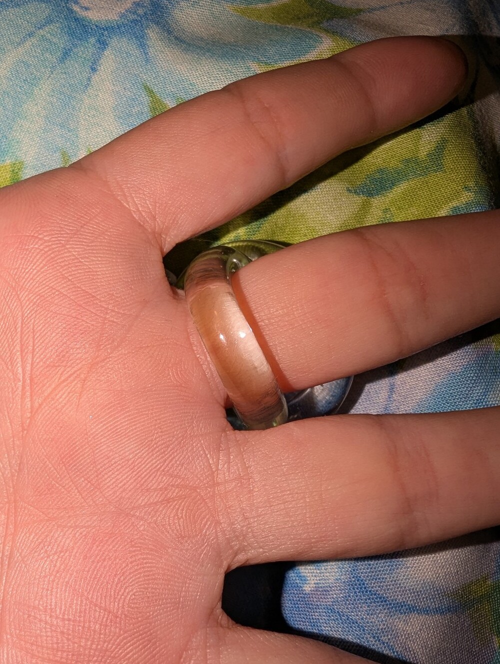 HUGE CLEAR SWIRL RING - Picture 5 of 5